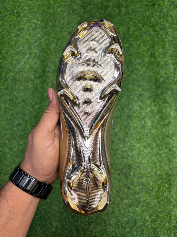 Mercurial CR7 Rare Gold Limited Edition FG With Lace - 6