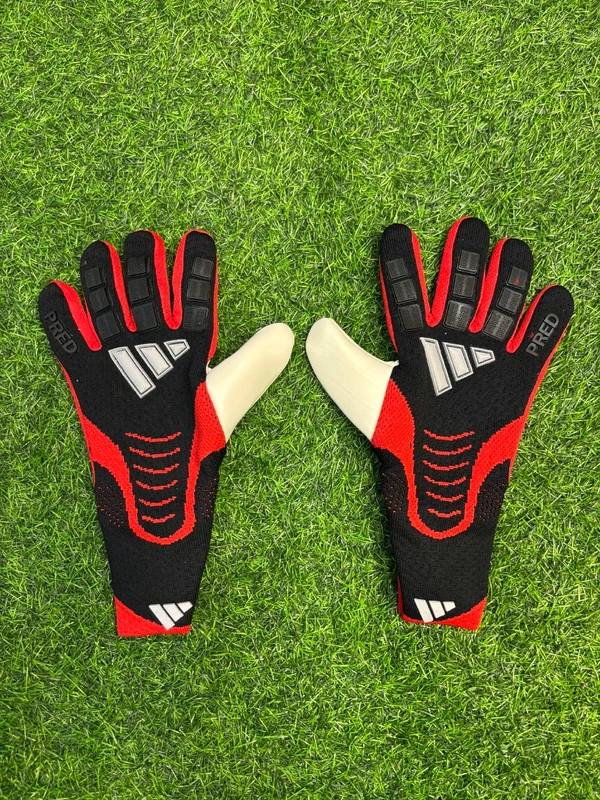 Predator Black And Red Colour Premium Match Gloves - 8