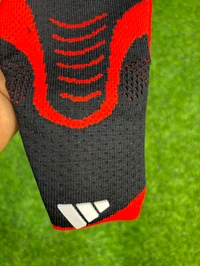 Predator Black And Red Colour Premium Match Gloves - 8