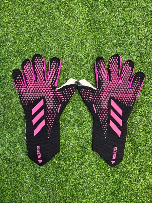 Predator Black And Pink Colour Premium Match Gloves - 8