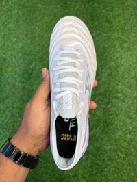 Morelia Neo IV Beta Elite White Purple Low-top FG With Lace - 9