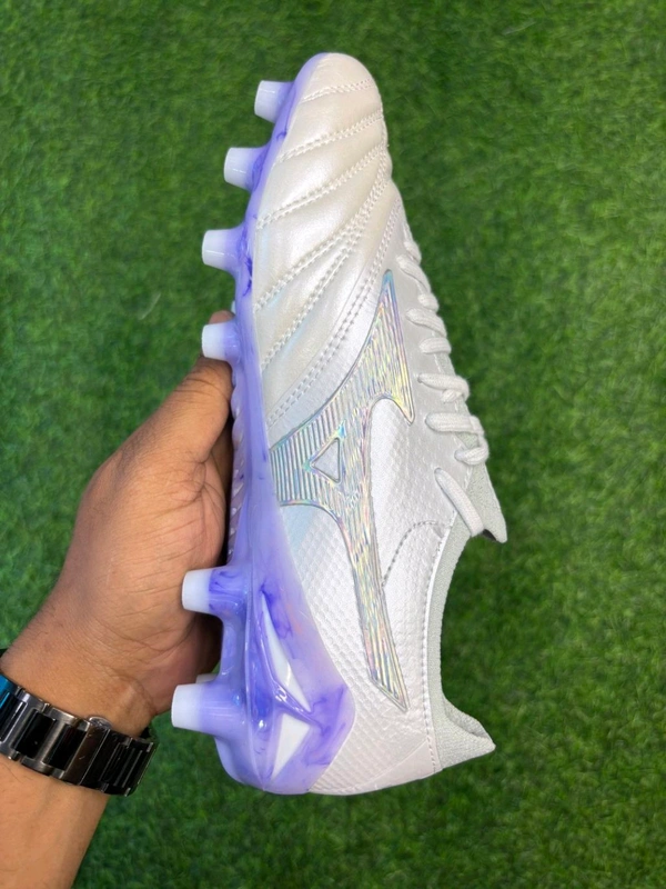Morelia Neo IV Beta Elite White Purple Low-top FG With Lace - 9