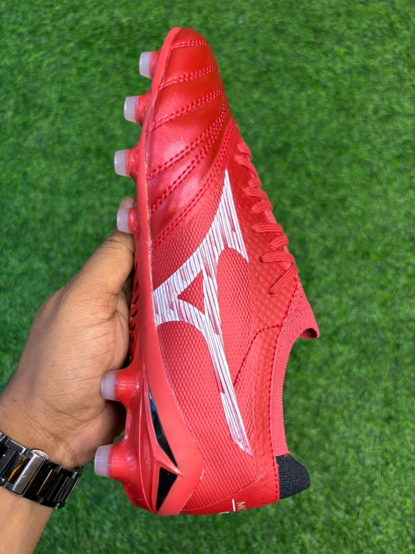 Morelia Neo 4 Red Colour Low-top FG With Lace - 9