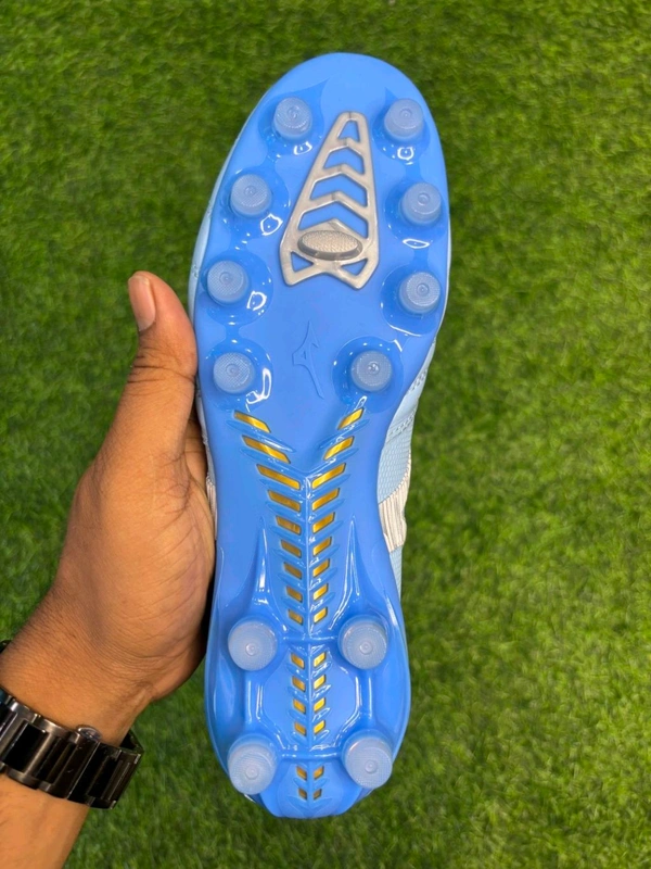 Morelia Neo 4 Sky-blue Colour Low-top FG With Lace - 6.5