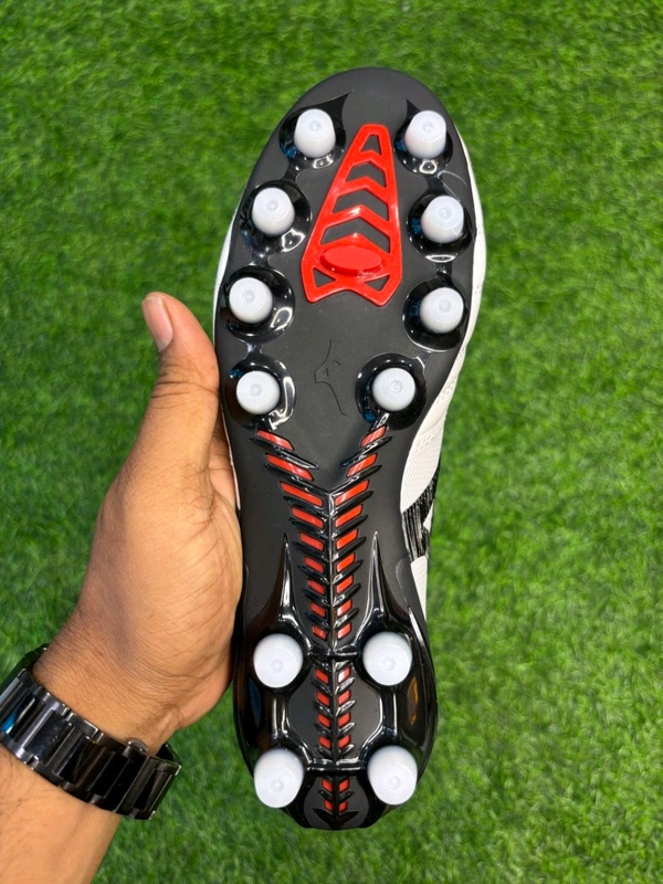 Morelia Neo IV White Black Colour Low-top FG With Lace - 10.5