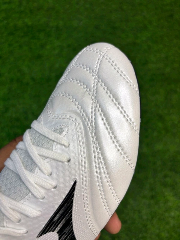Morelia Neo IV White Black Colour Low-top FG With Lace - 10.5