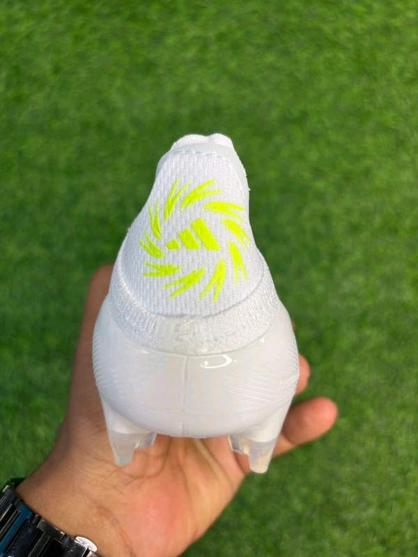 F50 Elite White Blue Colour FG Without Lace - 9.5