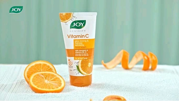 Joy Revivify Vitamin C Glow Reviving & Dullness Exfoliating Face Wash  - 50 Ml