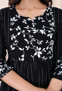 Women Floral Print Viscose Rayon Straight Kurta (Pink) - Black, L