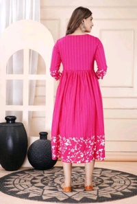 Women Floral Print Viscose Rayon Straight Kurta (Pink) - Cerise, S