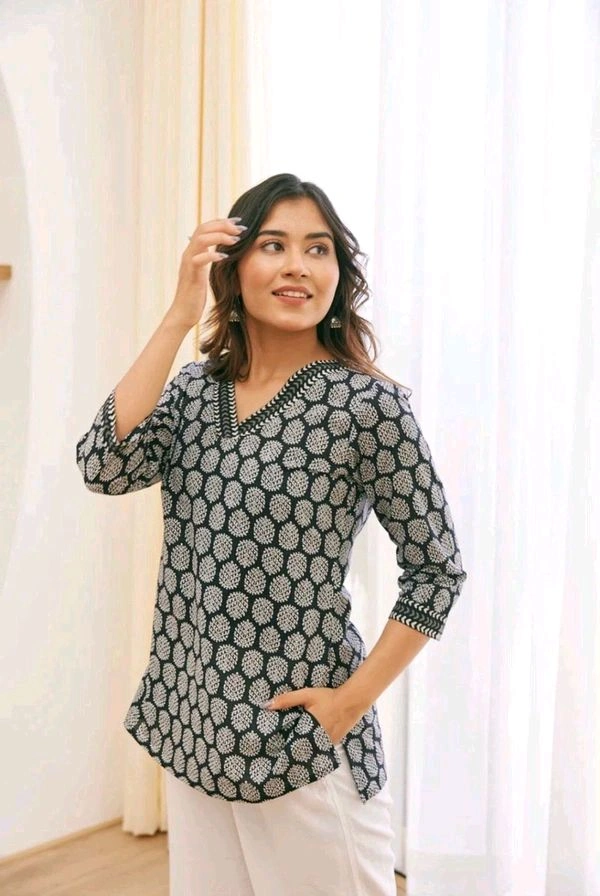Black Jaal Floral Print Top Cotton V-Neck Short Kurti Tunic for Women - Pablo, M