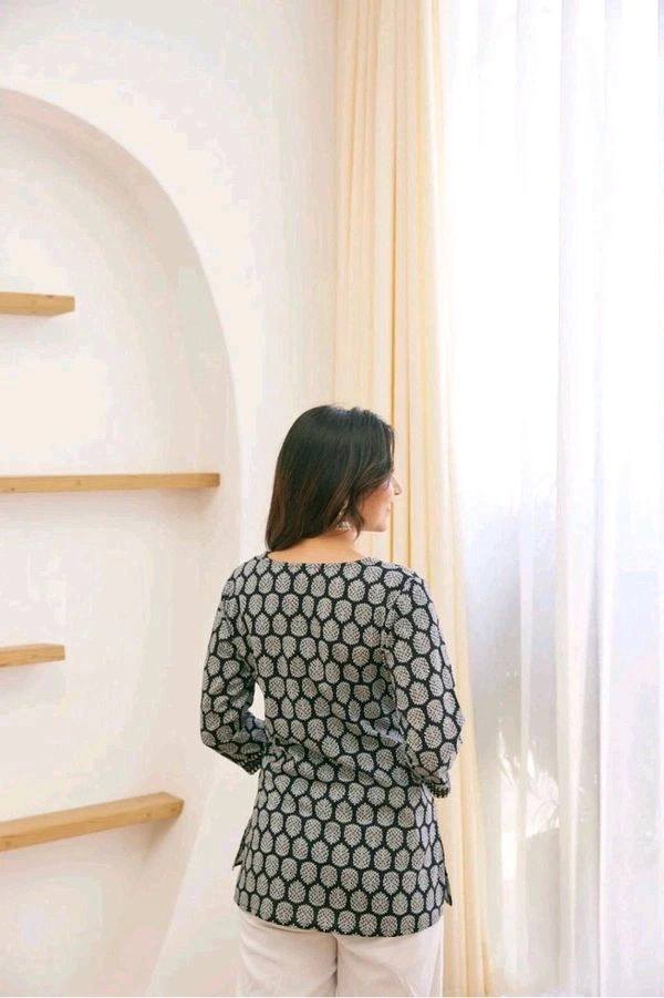 Black Jaal Floral Print Top Cotton V-Neck Short Kurti Tunic for Women - Pablo, M