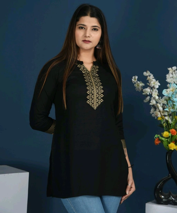 Women Solid Viscose Rayon Straight Kurta (Black) - Black, S