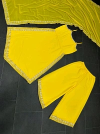 Women's Georgette Sleeveless Kurti Set With Embroidered Lace - Yellow, S