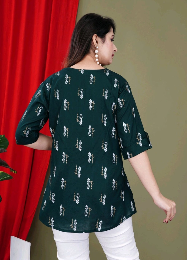 Casual Roll Up Sleeves Printed Women Green, Yellow, White Top
- Dark Green, M