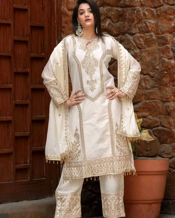Heavy Chinon Silk kurti Eith Embroidered salwar And Dupatta Set
- Athens Gray, M
