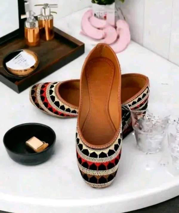 Jutis For Women Multicolor - Russet, IND-5