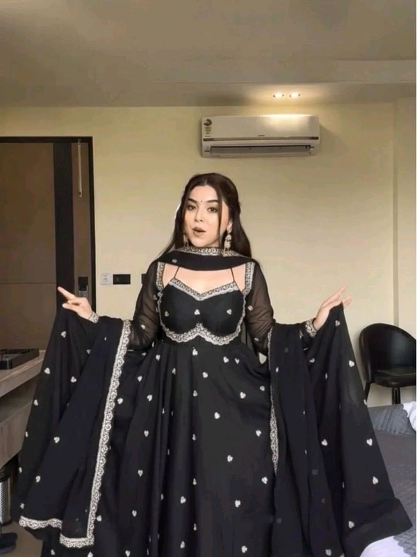 Red Georgette Embroidery Anarkali Suit Set with Dupatta Ready to Wear for Celebrations - Black, XL