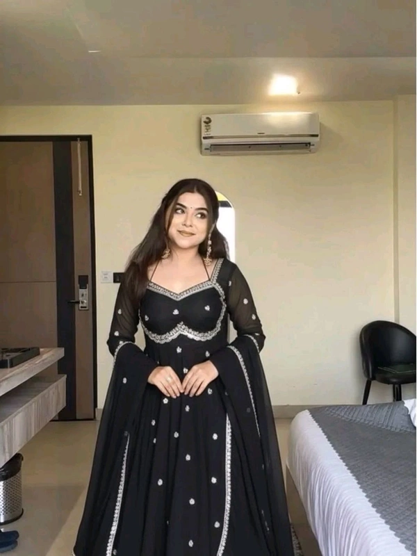 Red Georgette Embroidery Anarkali Suit Set with Dupatta Ready to Wear for Celebrations - Black, XL