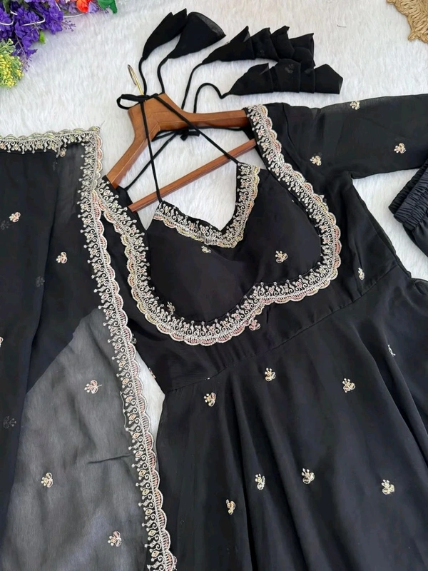 Red Georgette Embroidery Anarkali Suit Set with Dupatta Ready to Wear for Celebrations - Black, XL