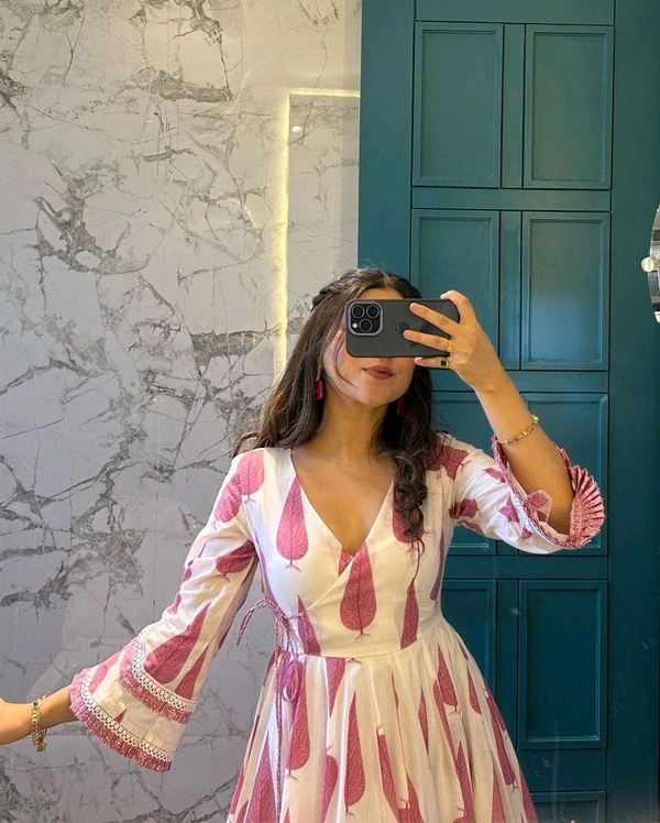 Women Cotton Pink Anarkali Kurta Pant and Dupatta set - L, Rouge