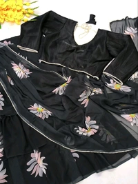 Kiyana Black Handpainted Chinon Pre Draped Saree - Free Size, Black