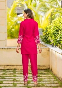 Women's Floral Embroidered Kurta Set with Pants, Maroon, 3/4 Sleeve - L, Pink