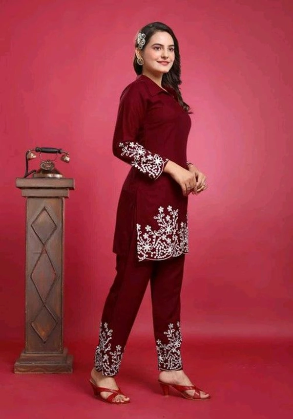 Women's Floral Embroidered Kurta Set with Pants, Maroon, 3/4 Sleeve - S, Maroon