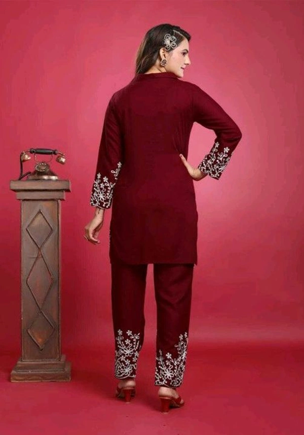 Women's Floral Embroidered Kurta Set with Pants, Maroon, 3/4 Sleeve - S, Maroon