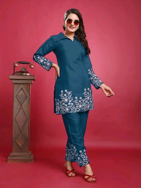 Women's Floral Embroidered Kurta Set with Pants, Maroon, 3/4 Sleeve - S, Mor Pish