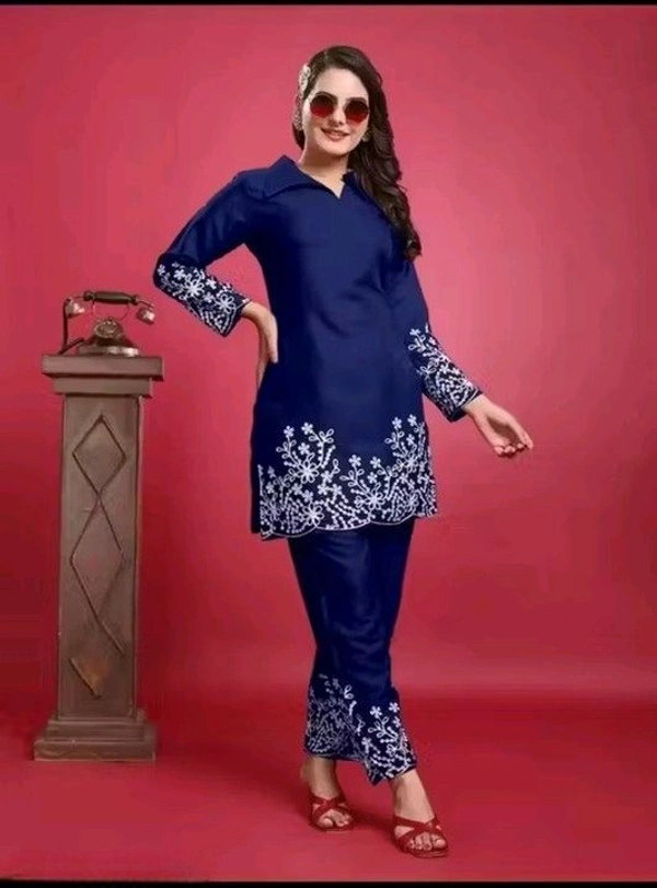 Women's Floral Embroidered Kurta Set with Pants, Maroon, 3/4 Sleeve - XS, Blue
