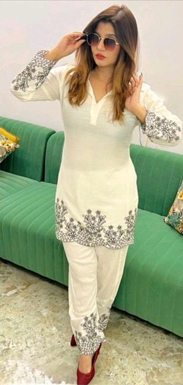 Women's Floral Embroidered Kurta Set with Pants, Maroon, 3/4 Sleeve - XS, White