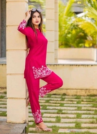 Women's Floral Embroidered Kurta Set with Pants, Maroon, 3/4 Sleeve - XS, Pink