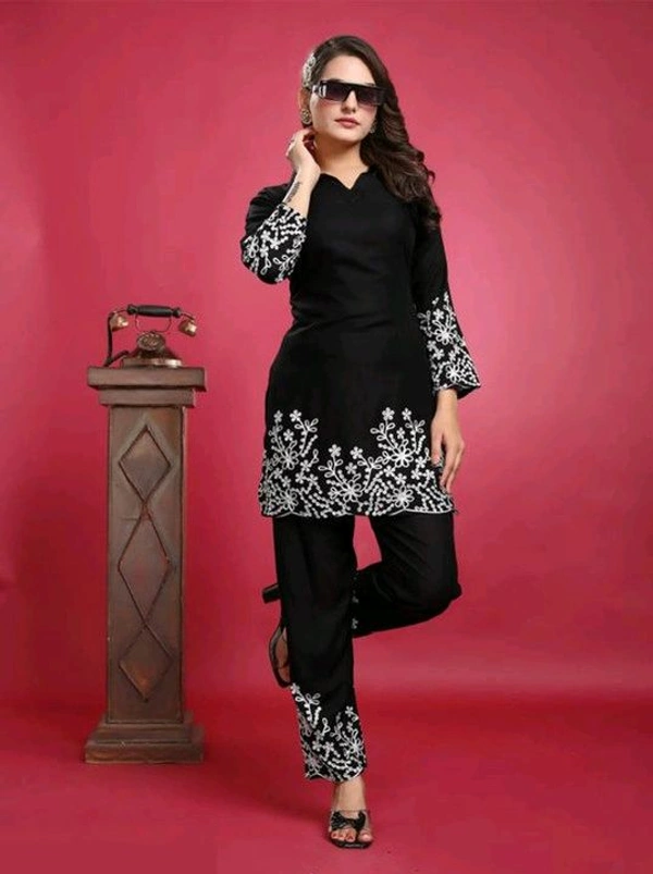 Women's Floral Embroidered Kurta Set with Pants, Maroon, 3/4 Sleeve - XL, Black