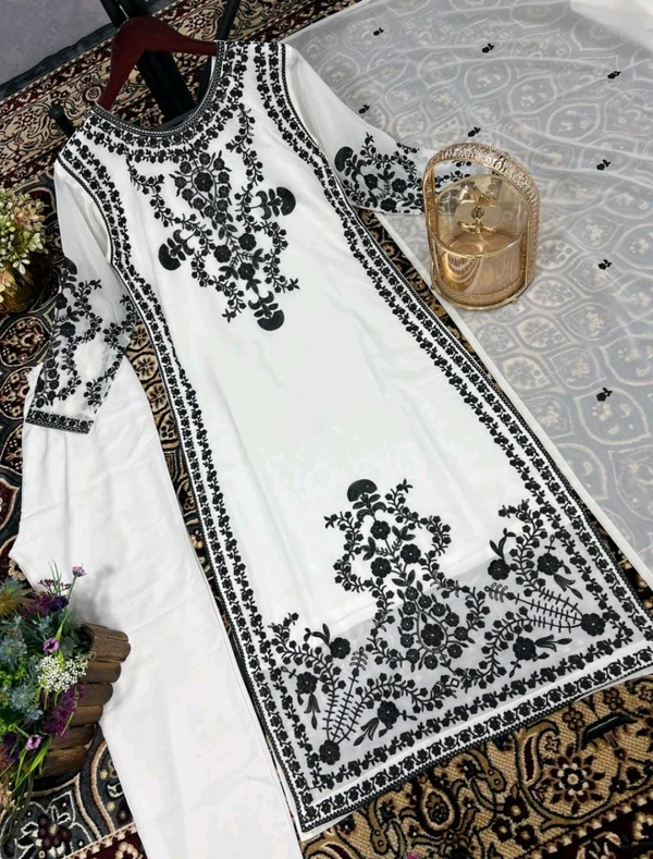 Marvelous White Color Thread Work Salwar Suit - L, White