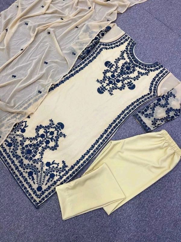 Marvelous White Color Thread Work Salwar Suit - M, Light Gry