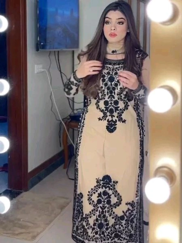 Marvelous White Color Thread Work Salwar Suit - XXXL, Light Gry
