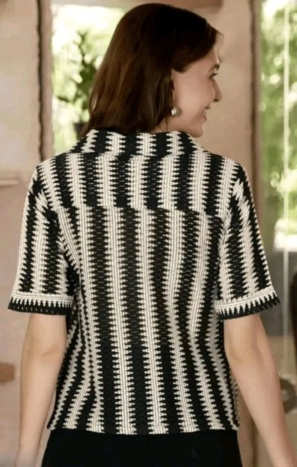 lahaba Women Oversized Fit Striped Spread Collar Casual Shirt
- M, Black