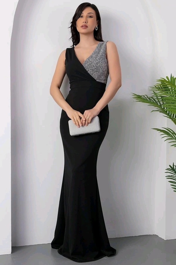 Elegant Evening Gown, V-Neck Sequin Bodice, Floor Length Black Mermaid Dress - M, silver