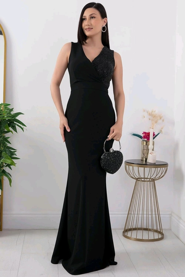 Elegant Evening Gown, V-Neck Sequin Bodice, Floor Length Black Mermaid Dress - XL, Black