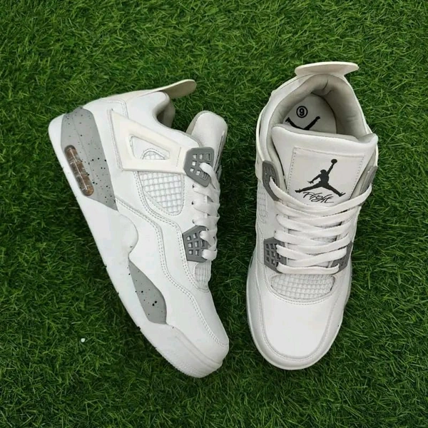 Retro 4 "White Oreo" - UK 10