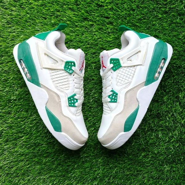 Retro 4 "White Green" - UK 9