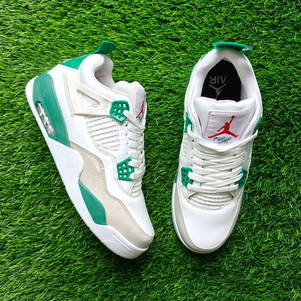 Retro 4 "White Green" - UK 9