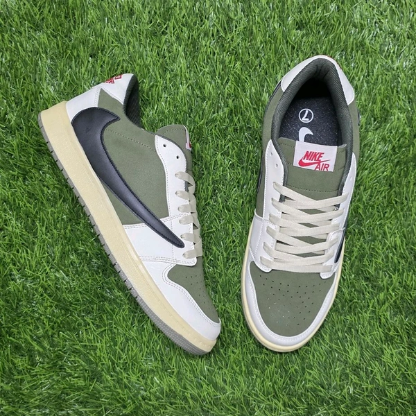 Travis Scott "Reverse Olive" - UK 6