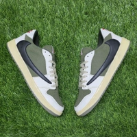 Travis Scott "Reverse Olive" - UK 6
