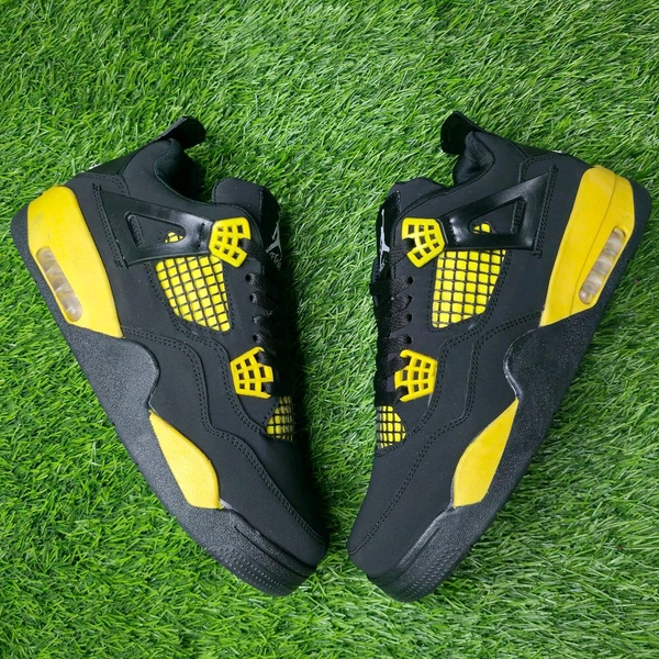 Retro 4 "Yellow Thunder" - UK 10