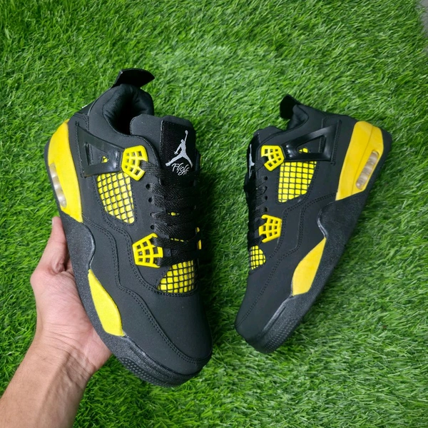 Retro 4 "Yellow Thunder" - UK 10