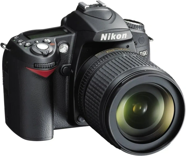 NIKON D 90 WITH 18-135 LENS 
