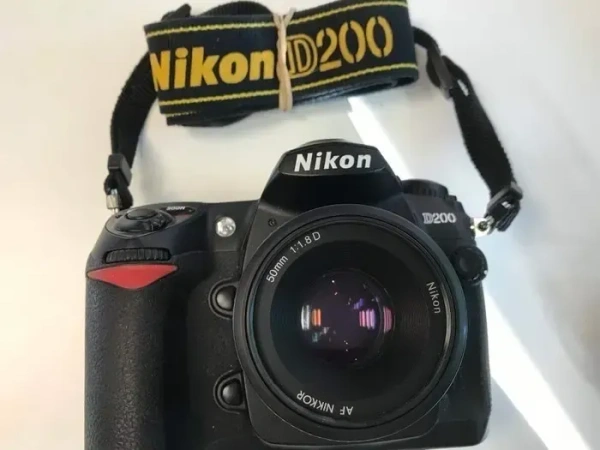 NIKON D 200 WITH 50MM 1.8