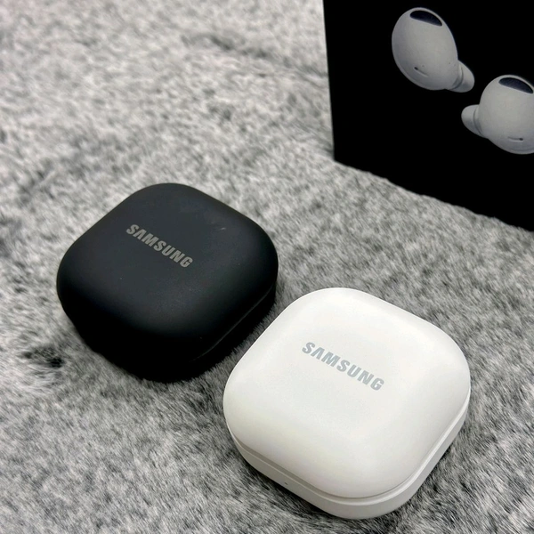 Most Awaited Budget Combo | Active 2 Amoled Display Smartwatch And Buds 2 Pro Best Quality Earphone - Gold/White